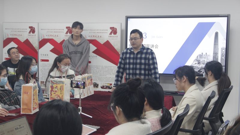 小标题：了解证书含金量，别被“保过”误导